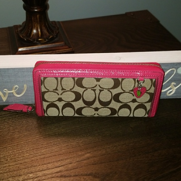 NWOT Coach Signature Wallet with Strawberry charm - Picture 1 of 6